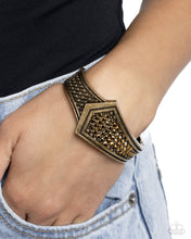 Load image into Gallery viewer, Paparazzi Order of the Arrow - Brass