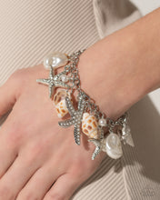 Load image into Gallery viewer, Paparazzi Seashell Shanty and Seashell Song Set - White
