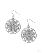 Load image into Gallery viewer, Paparazzi Garden Allure - Silver
