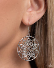 Load image into Gallery viewer, Paparazzi Garden Allure - Silver
