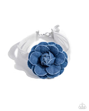 Load image into Gallery viewer, Paparazzi Garden Genre - White
