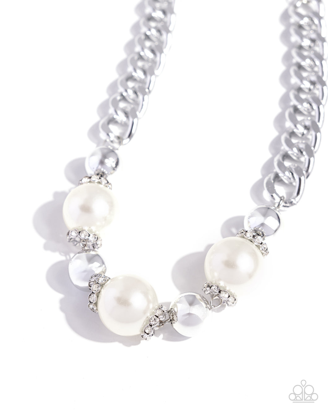 Paparazzi Generously Glossy - White