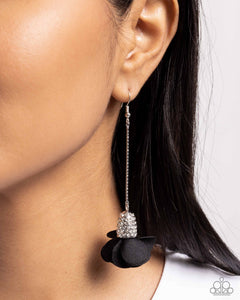 Paparazzi Drop Dead Dazzle - Black