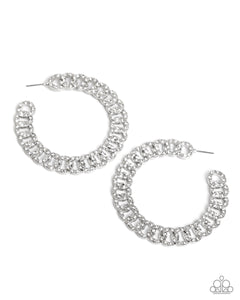 Paparazzi August Life of tje Party Interlocked Icing - White
