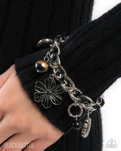 Paparazzi Equally Enchanted - Black