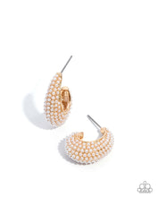 Load image into Gallery viewer, Paparazzi Particular Pearls - Gold
