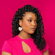 Load image into Gallery viewer, Paparazzi Romantic Reign - Gold
