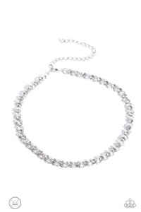 Paparazzi Classy Couture - White